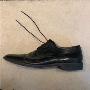 Johnston & Murphy’s Men’s size 12 black Dress Shoe